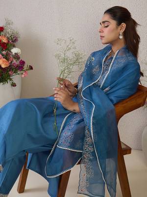 Women Floral Embroidered Kurta with Trousers & Dupatta 6