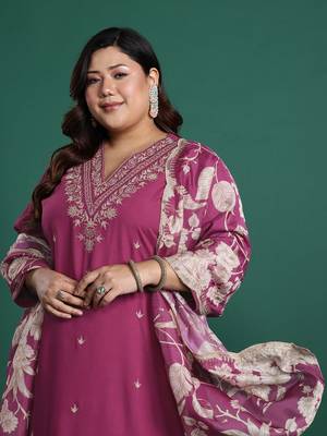 Plus Size Pink Embroidered Straight Kurta Salwar With Dupatta Set 1