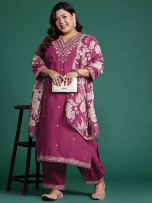 Plus Size Pink Embroidered Straight Kurta Salwar With Dupatta Set 8