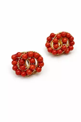 Coral bead stud earrings with gold twisted wire detail