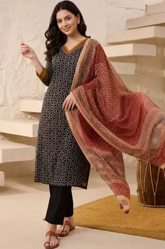 Women Printed Regular  Cotton Kurta with Trousers & With Dupatta