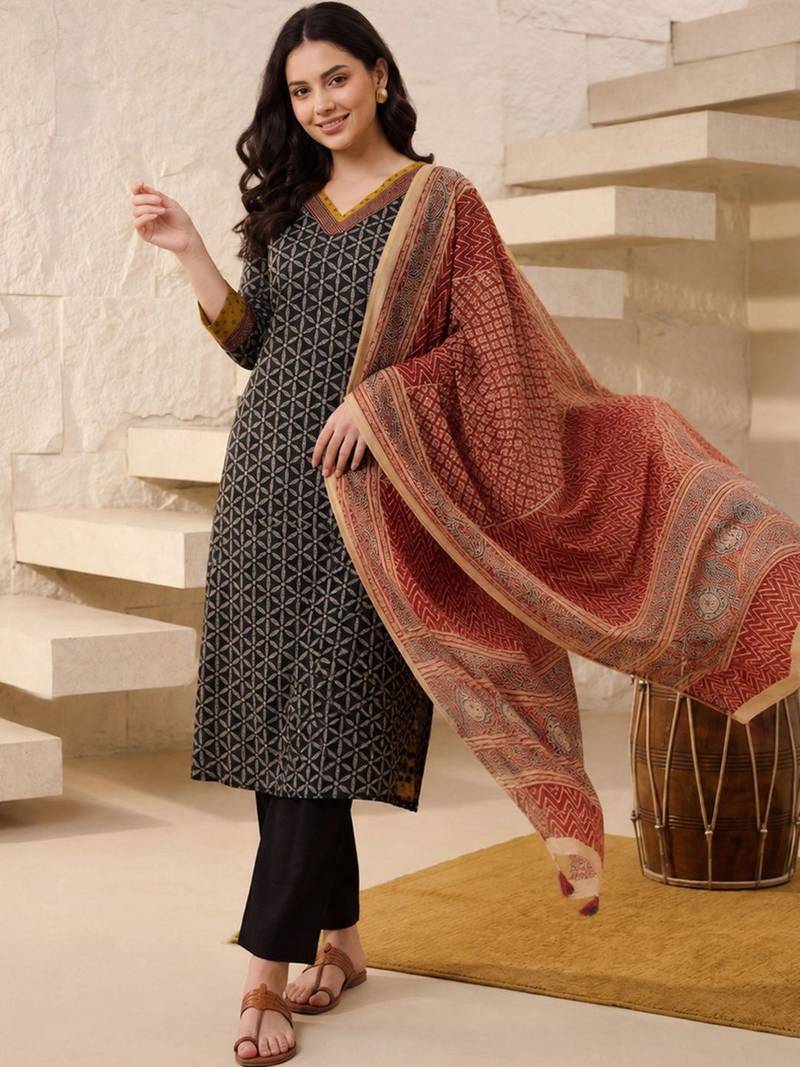 Women Printed Regular  Cotton Kurta with Trousers & With Dupatta