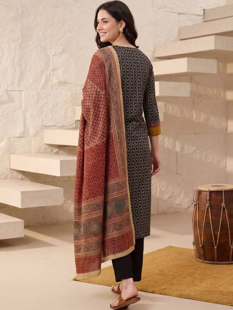 Women Printed Regular  Cotton Kurta with Trousers & With Dupatta