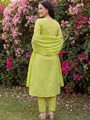 Women Floral Embroidered Empire Thread Work  Cotton Kurta with Trousers & With Dupatta 4