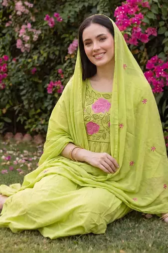 Women Floral Embroidered Empire Thread Work Pure Cotton Kurta with Trousers & With Dupatta