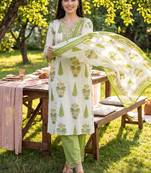 Women Floral Printed Regular  Cotton Kurta with Trousers & With Dupatta