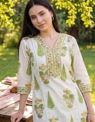 Women Floral Printed Regular  Cotton Kurta with Trousers & With Dupatta 2