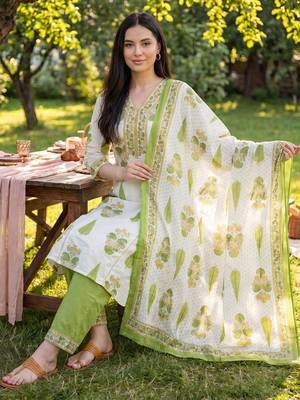 Women Floral Printed Regular  Cotton Kurta with Trousers & With Dupatta 5