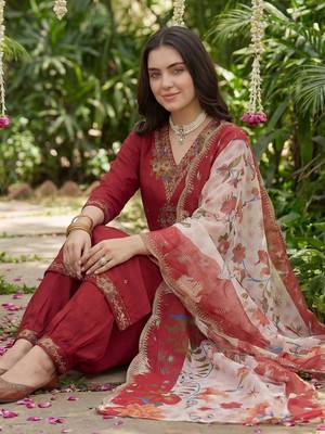 Women Ethnic Motifs Embroidered Regular Thread Work Kurta with Patiala & With Dupatta 1
