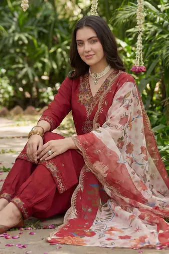 Women Ethnic Motifs Embroidered Regular Thread Work Kurta with Patiala & With Dupatta