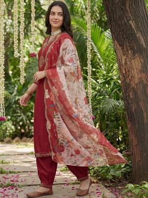 Women Ethnic Motifs Embroidered Regular Thread Work Kurta with Patiala & With Dupatta 2