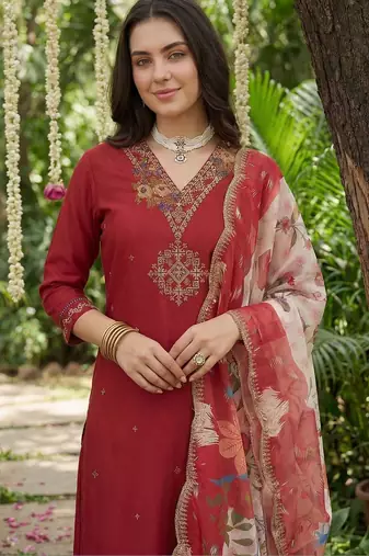 Women Ethnic Motifs Embroidered Regular Thread Work Kurta with Patiala & With Dupatta