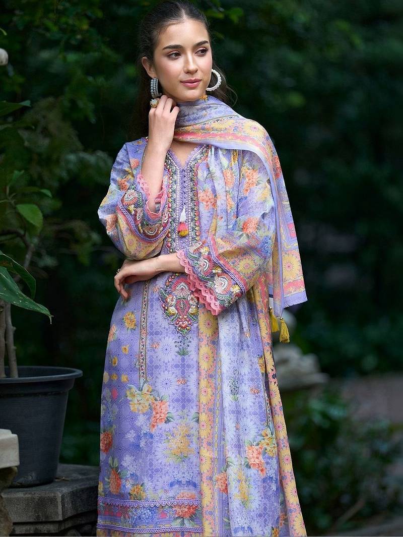 Women Floral Printed Regular Thread Work Linen Kurta with Trousers & With Dupatta
