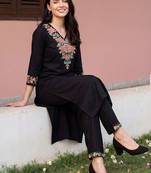 Women Floral Embroidered Regular Thread Work Kurta with Trousers
