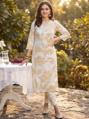 Women Floral Printed Regular  Cotton Kurta with Trousers 5