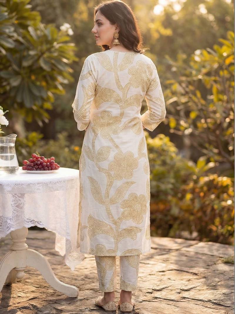 Women Floral Printed Regular  Cotton Kurta with Trousers