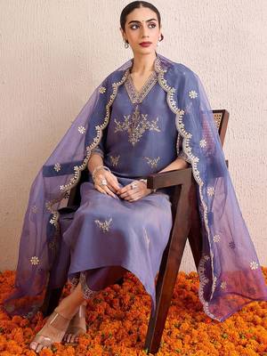 Women Floral Embroidered Regular Kurta with Trousers & With Dupatta 1