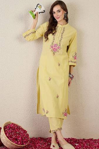 Women Floral Embroidered Thread Work Cotton Kurta with Trousers