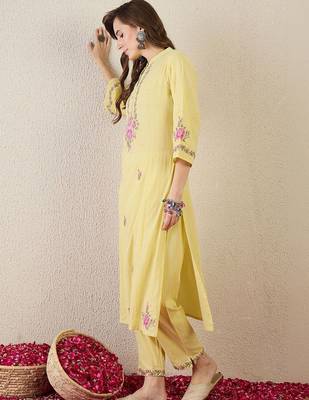 Women Floral Embroidered Regular Thread Work  Cotton Kurta with Trousers 3