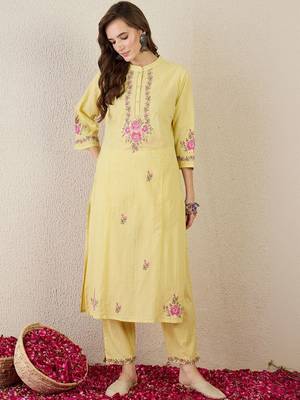 Women Floral Embroidered Regular Thread Work  Cotton Kurta with Trousers 4