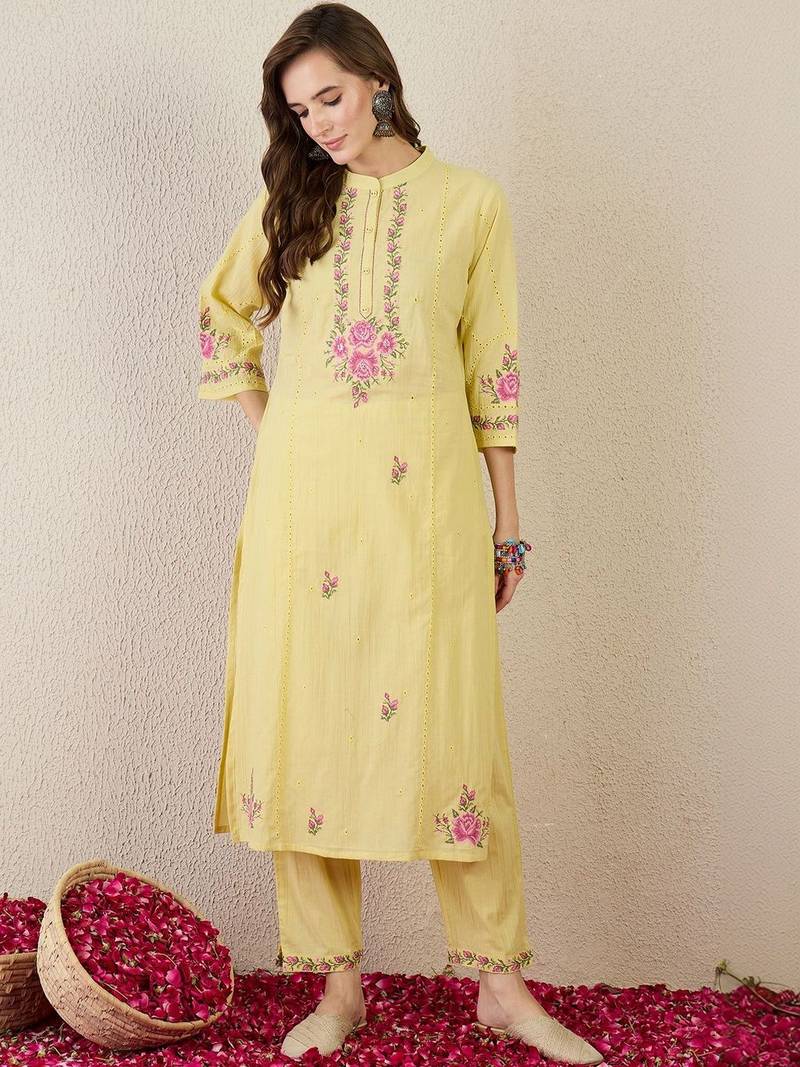 Women Floral Embroidered Regular Thread Work  Cotton Kurta with Trousers