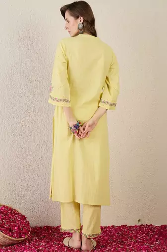 Women Floral Embroidered Regular Thread Work  Cotton Kurta with Trousers