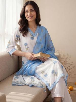 Women Floral Printed Regular  Cotton Kurta with Trousers & With Dupatta 1