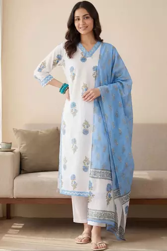 Women Floral Printed Regular  Cotton Kurta with Trousers & With Dupatta