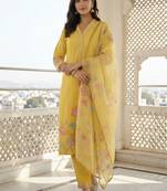 Women Floral Embroidered Regular Thread Work Kurta with Trousers & With Dupatta