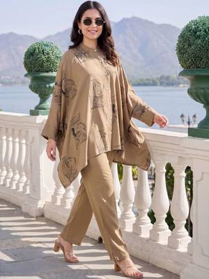 Women Printed Regular Kurta with Trousers 1