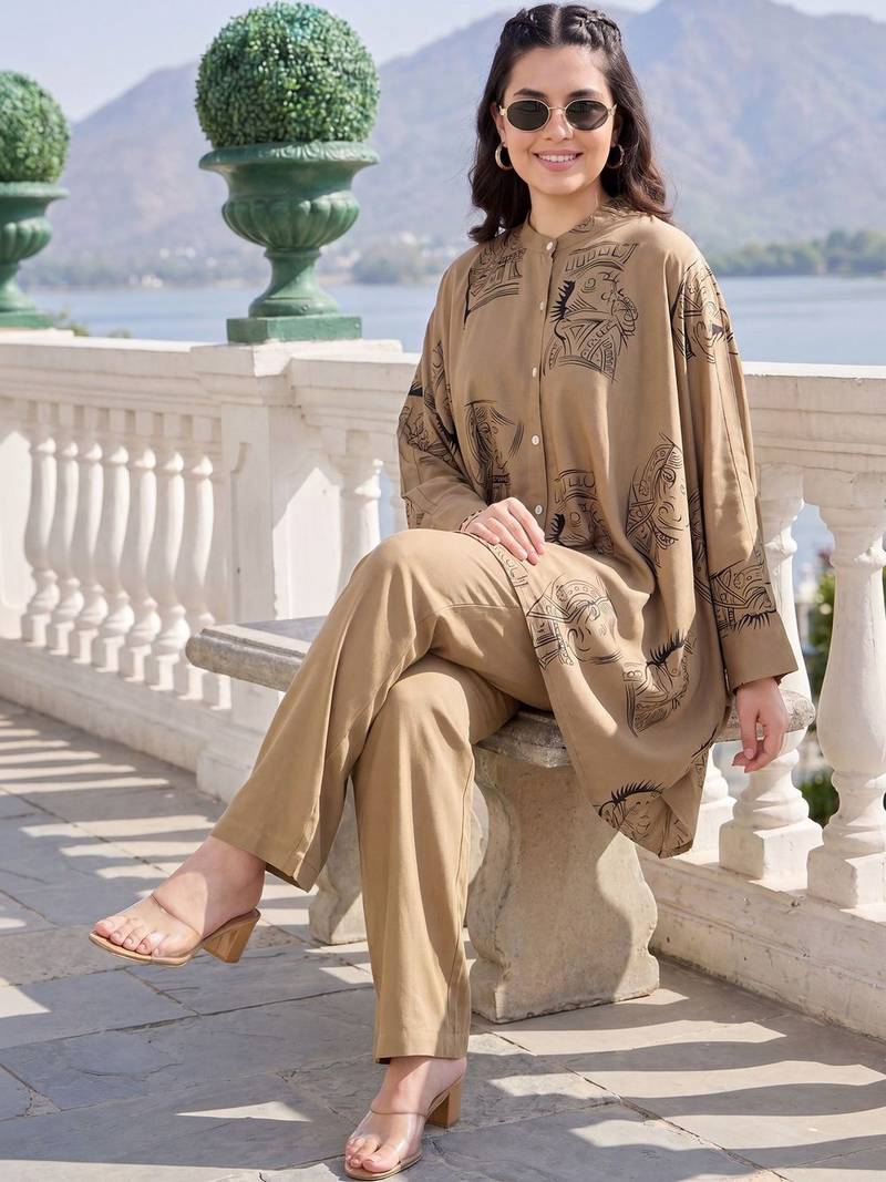 Women Printed Regular Kurta with Trousers