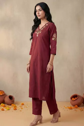 Women Ethnic Motifs Embroidered Regular Thread Work Pure Cotton Kurta with Trousers