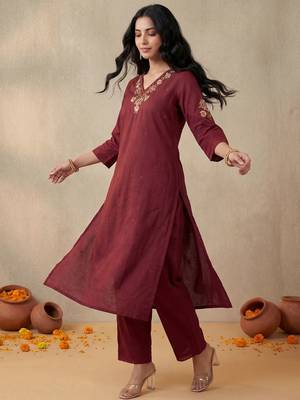 Women Ethnic Motifs Embroidered Regular Thread Work  Cotton Kurta with Trousers 6