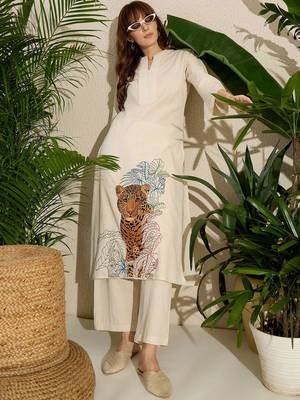 Women Animal Embroidered Thread Work  Cotton Kurta with Trousers 1