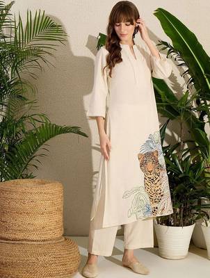 Women Animal Embroidered Thread Work  Cotton Kurta with Trousers 3