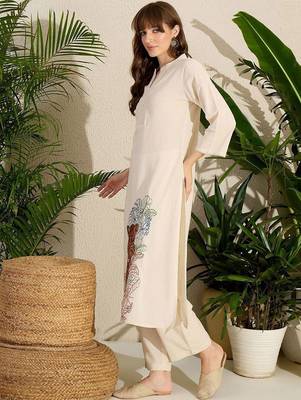 Women Animal Embroidered Thread Work  Cotton Kurta with Trousers 4