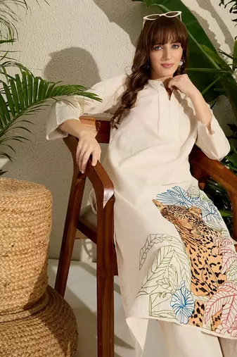 Women Animal Embroidered Thread Work  Cotton Kurta with Trousers