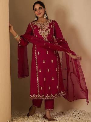 Women Ethnic Motifs Printed Kurta with Trousers & Dupatta 5