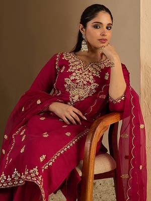 Women Ethnic Motifs Printed Kurta with Trousers & Dupatta 7