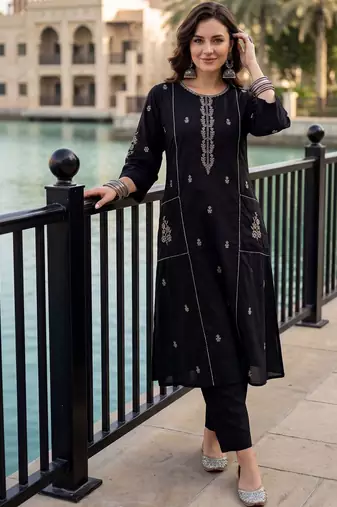 Women Ethnic Motifs Embroidered Regular Thread Work  Cotton Kurta with Trousers