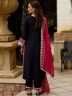 Ethnic Motifs Embroidered Regular Mirror Work Kurta With Trousers & Dupatta 3