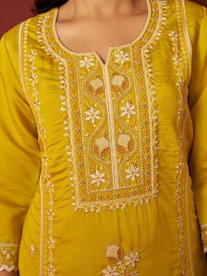 Women Floral Embroidered Kurta with Trousers & Dupatta 3