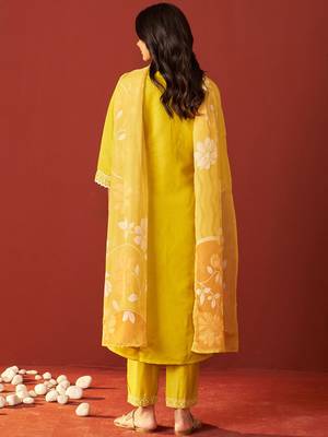 Women Floral Embroidered Kurta with Trousers & Dupatta 4