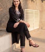 Women Ethnic Motifs Embroidered Regular Thread Work Kurta with Trousers