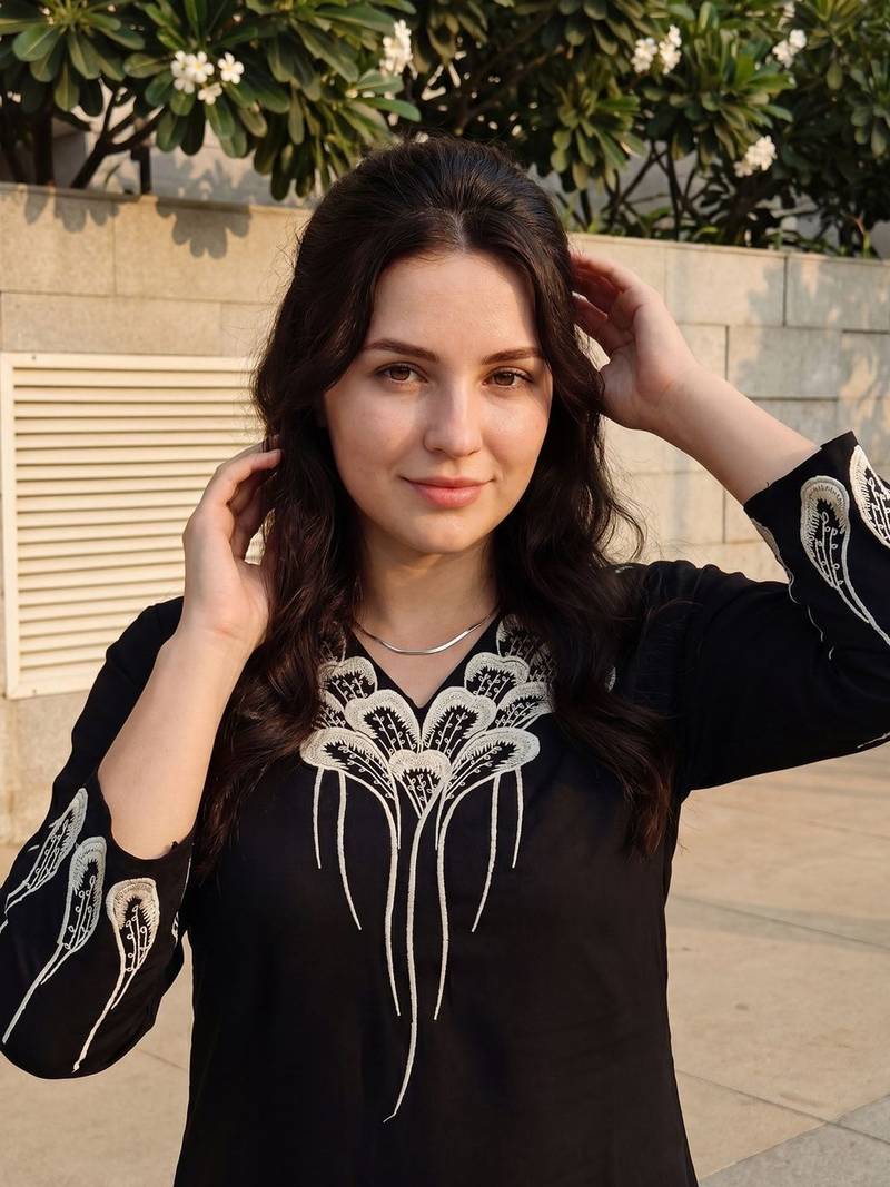 Women Ethnic Motifs Embroidered Regular Thread Work Kurta with Trousers