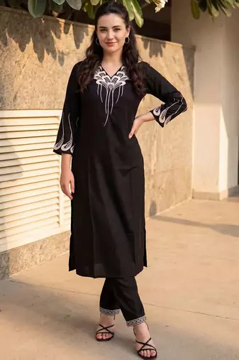 Women Ethnic Motifs Embroidered Regular Thread Work Kurta with Trousers