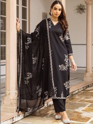 Women Floral Embroidered Regular Thread Work  Cotton Kurta with Trousers & With Dupatta 5