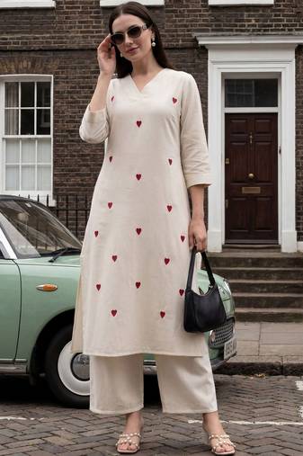 Women Ethnic Motifs Embroidered Regular Thread Work Kurta with Palazzos