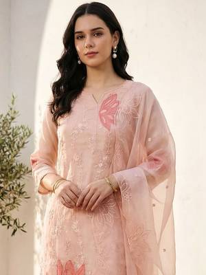 Women Floral Embroidered Regular Thread Work Kurta with Trousers & With Dupatta 4
