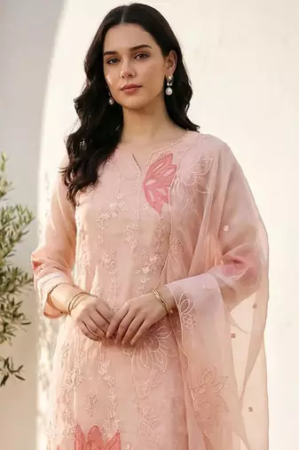 Women Floral Embroidered Regular Thread Work Kurta with Trousers & With Dupatta